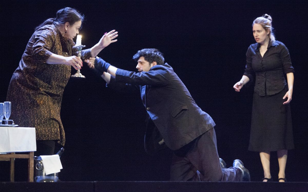 Predstava \'Samoubojice\'