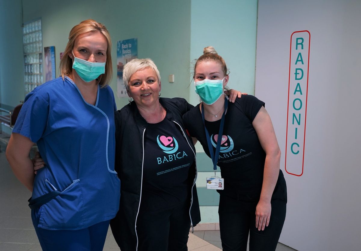 Renata Huzanić i kolegice na radnom mjestu u Petrovoj bolnici