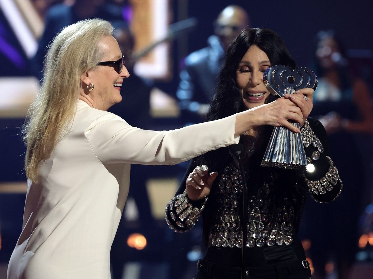 Meryl Streep uručila je Cher nagradu za glazbenu ikonu