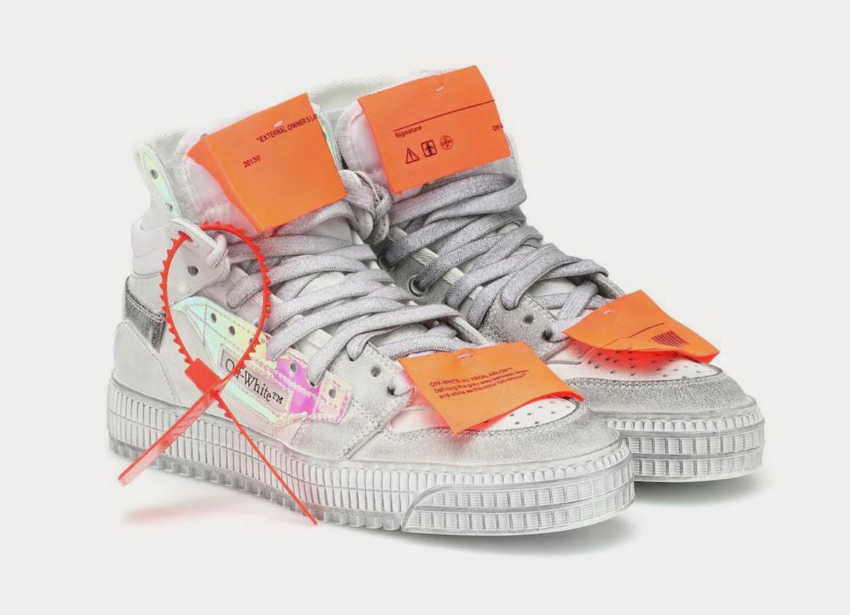 Anica Kovač nosi viske tenisice brenda Off-White