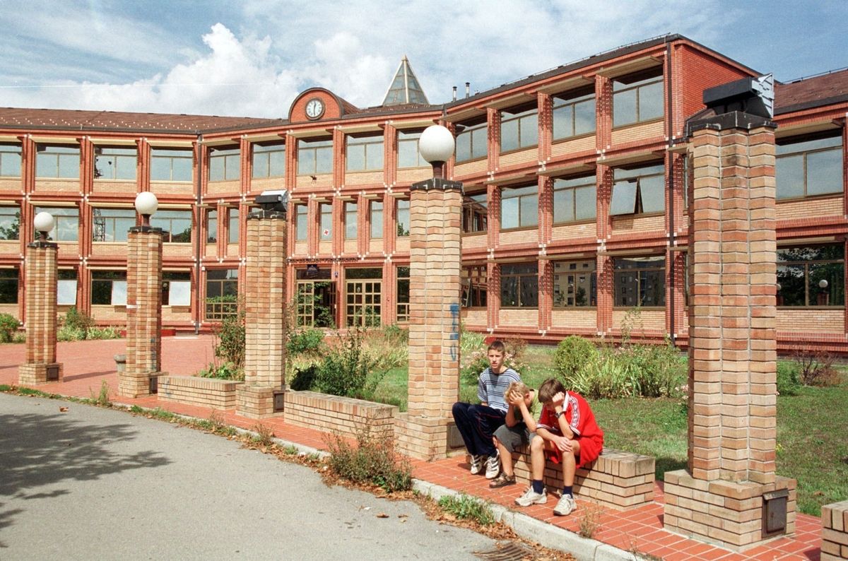 Andrija Mutnjaković, Gimnazija Lucijana Vranjanina