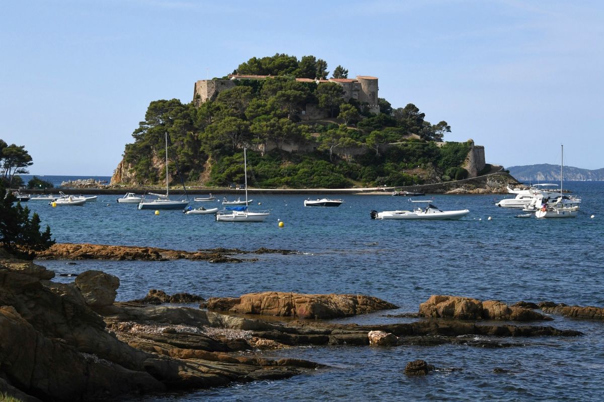 Utvrda Fort de Bregancon, francuska predsjednička ljetna rezidencija