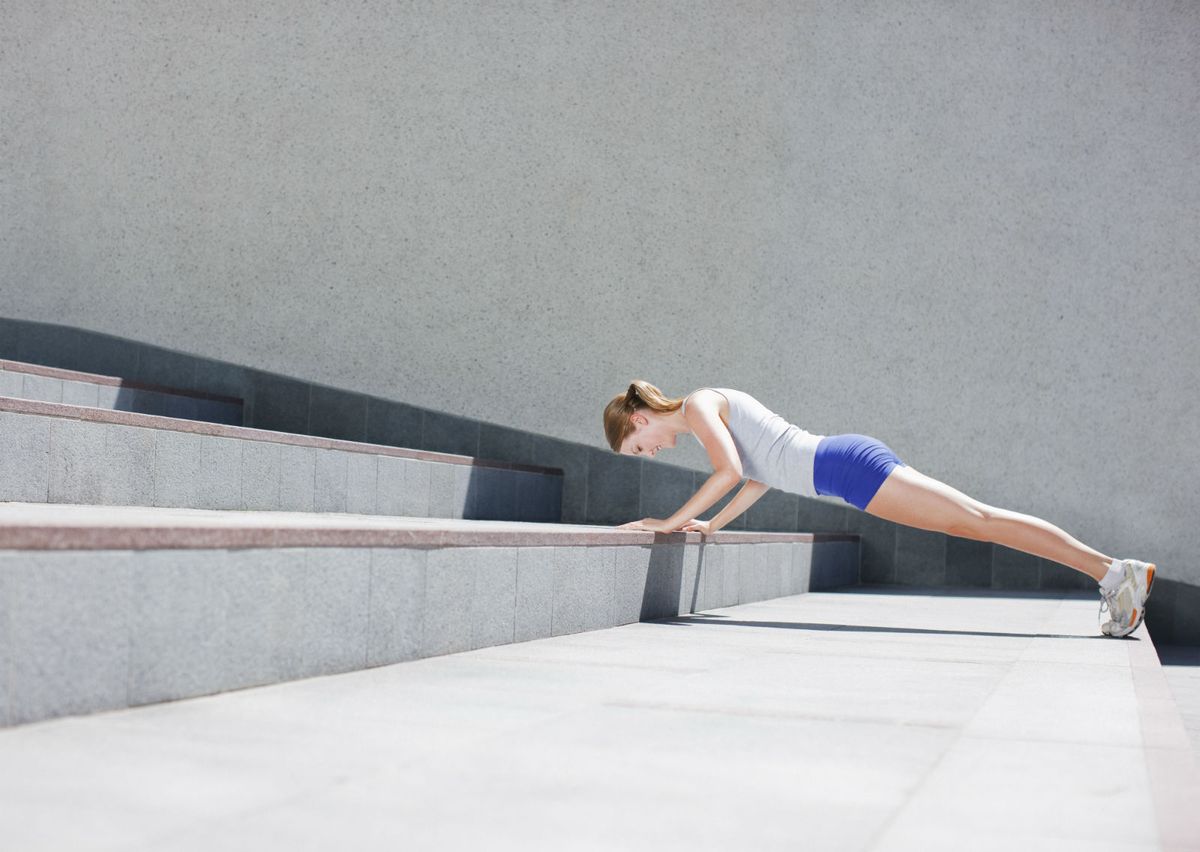 Sklekovi na stepenicama