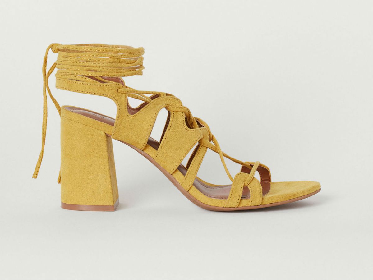 H&M, 39,99 eura (295,37 kn)