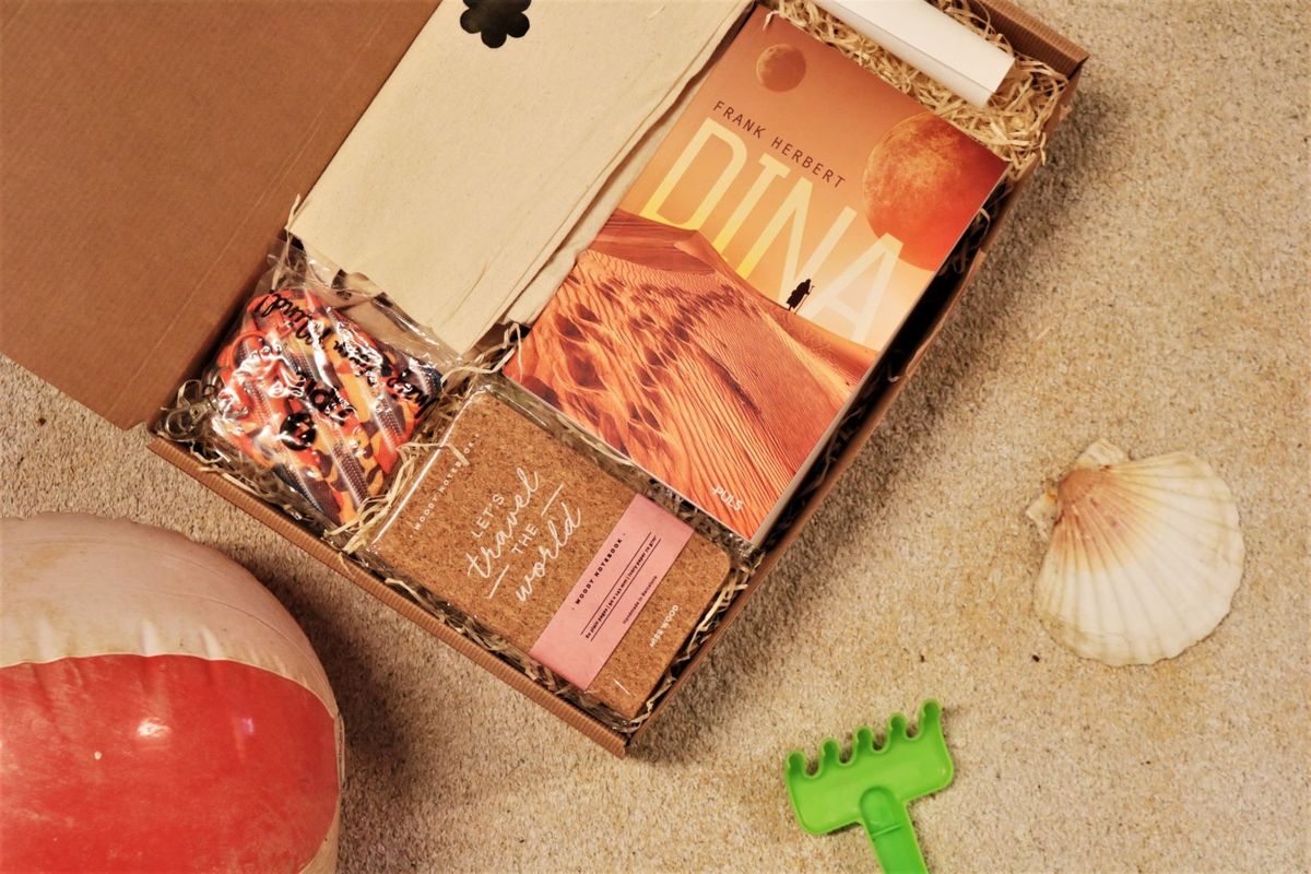 Svaka kutija krije knjigu i sitnice iznenađenja