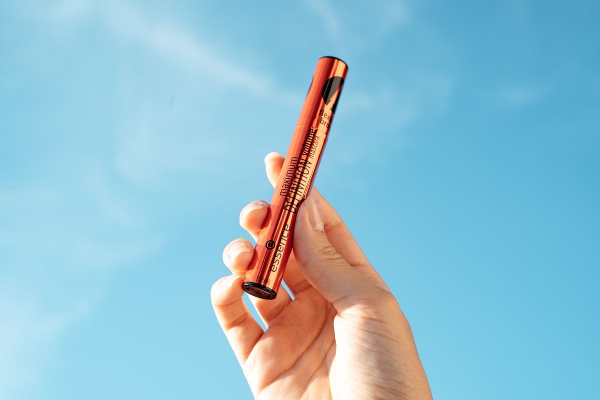 Essenceova narančasta maskara maximum Definition volume