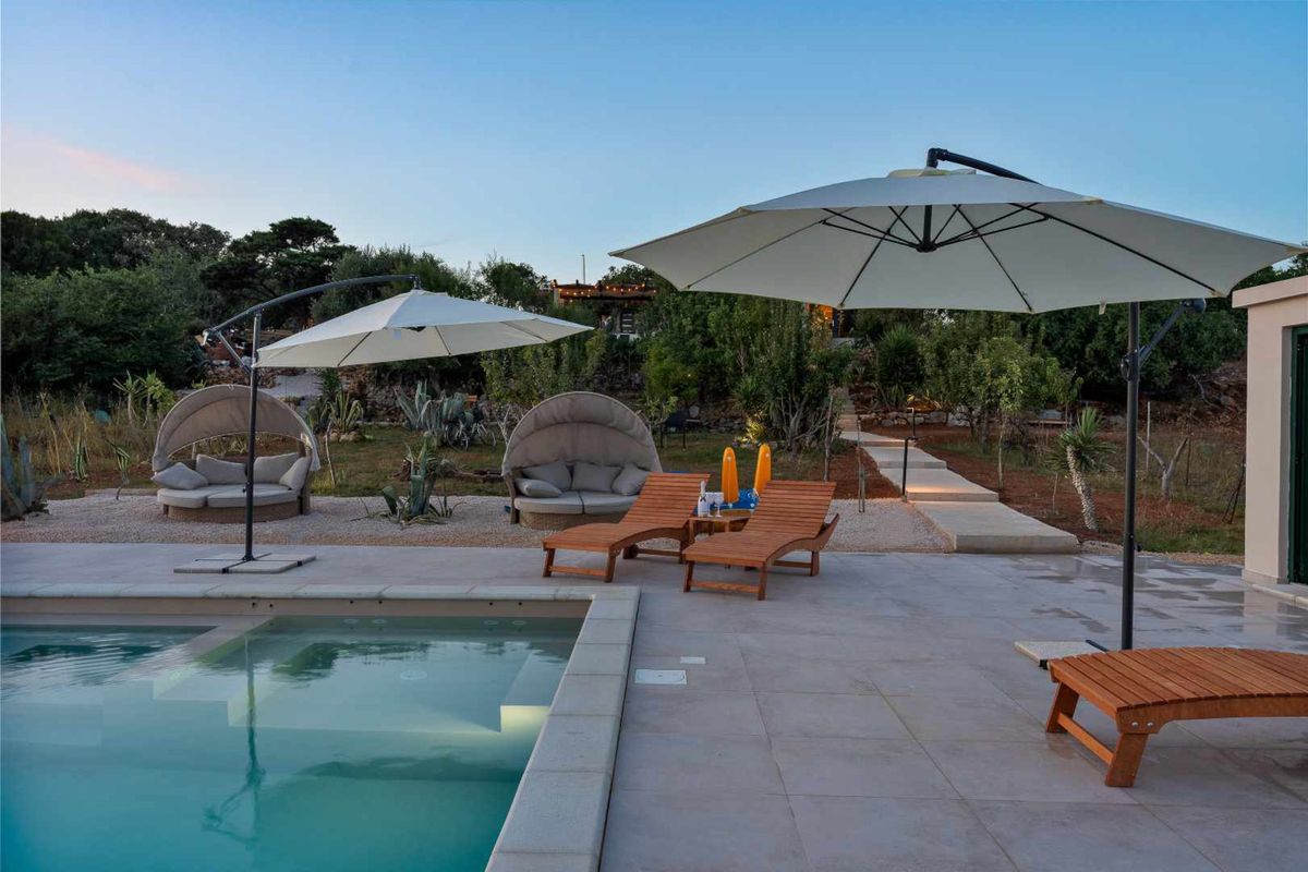 Prekrasna kuća u Novalji s čarobnom terasom i bazenom - 15