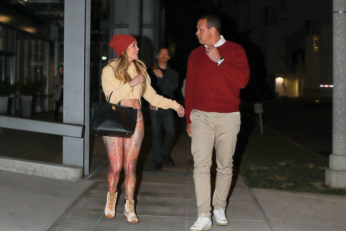 Jennifer je poslovni sastanak odradila u tajicama i crop topu