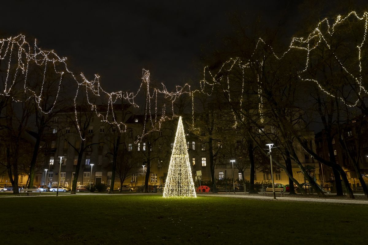 Advent na Svačićevom strg u Zagrebu - 1