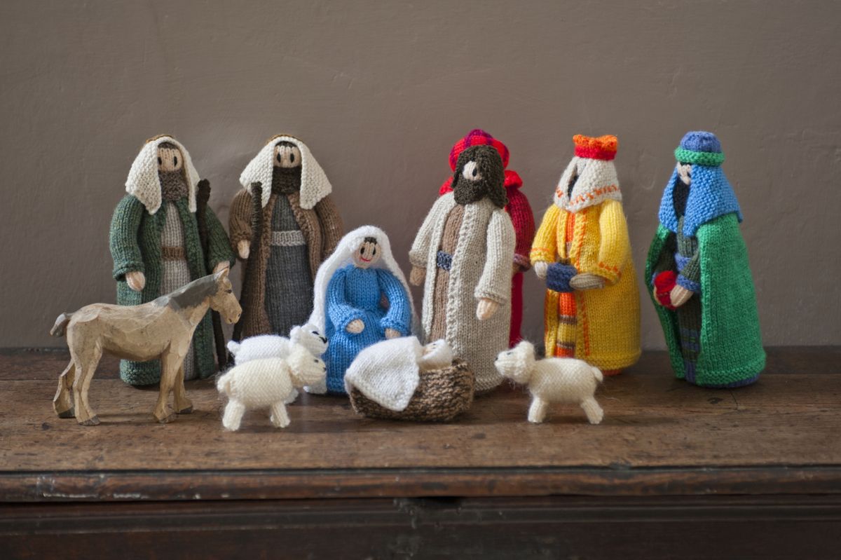 Jaslice s pletenim lutkicama