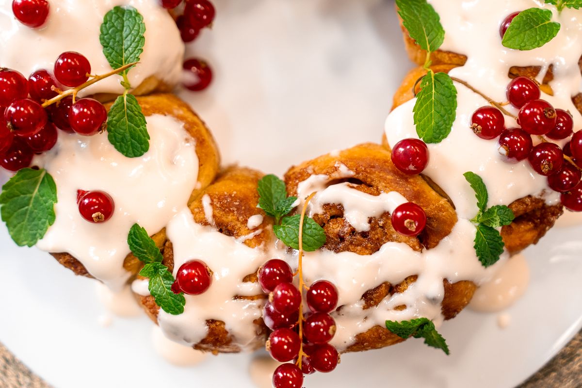 Božićni vijenac od rolica s cimetom