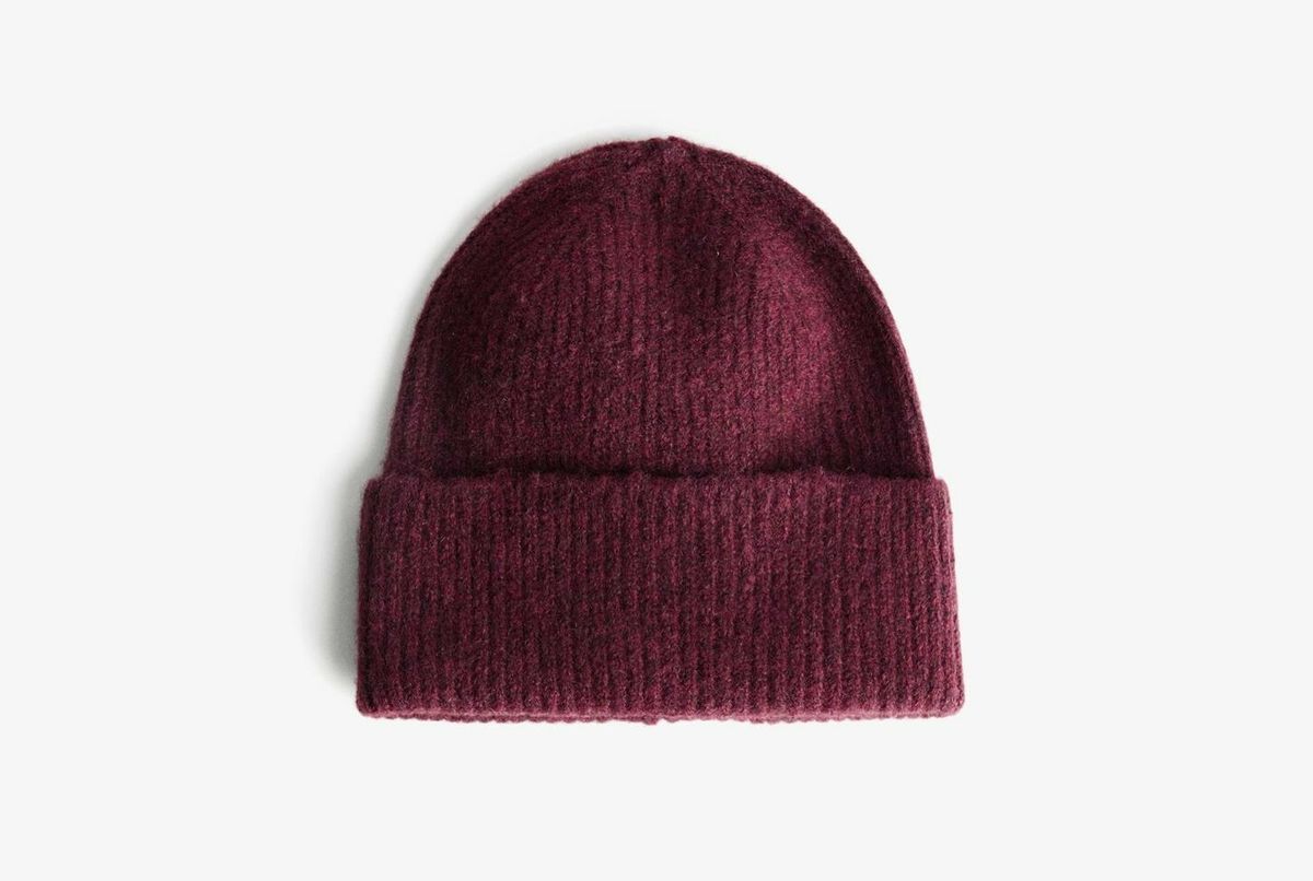 Bazična kapa (Bershka), 9,99 eura