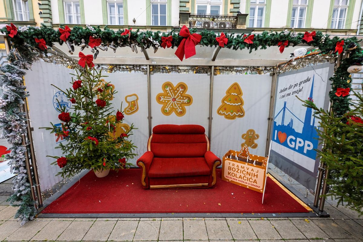 Na Trgu Ante Stračevića je posebna tramvajska stanica