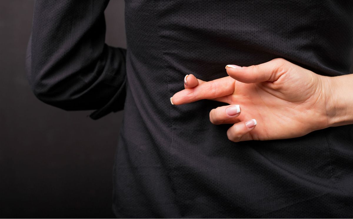 Manipulatori će vam se smiješiti u lice, a iza leđa će držati figu