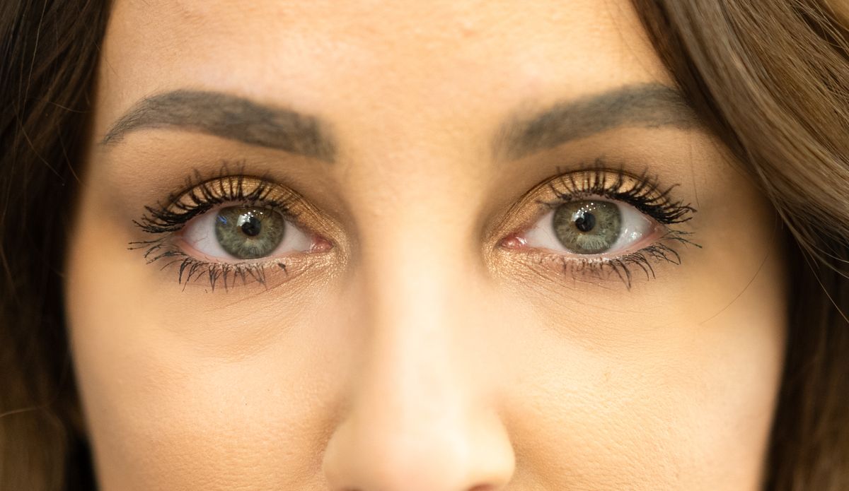 Trepavice su vidljivo dobile na dužini, bile su nevjerojatno uvinute, voluminoznije i začešljane