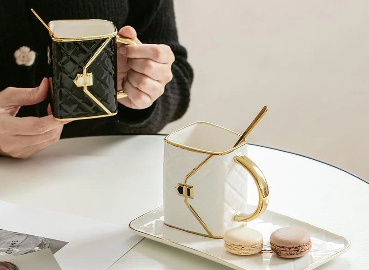 Šalica u obliku torbe s AliExpressa