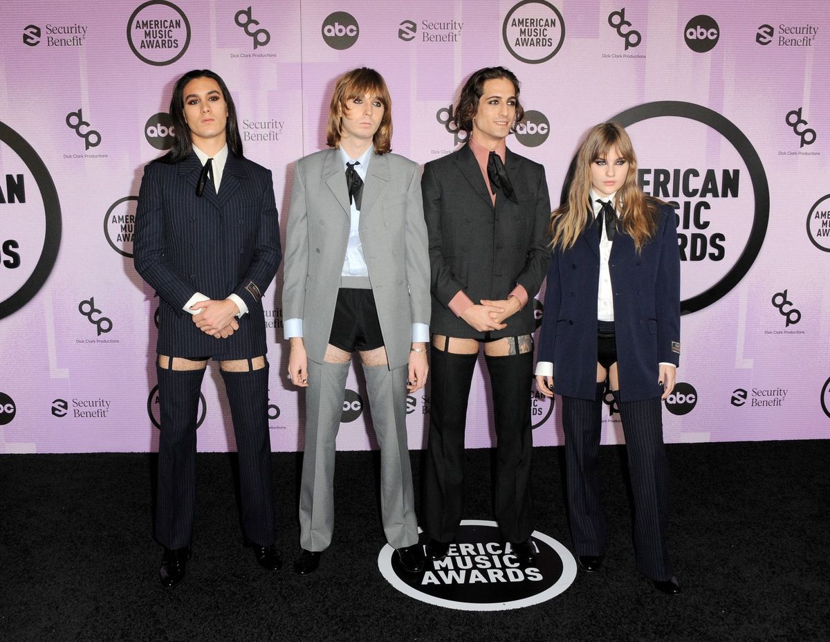 Måneskin u neobičnim odjelima na dodjeli Američkih glazbenih nagrada 2022.