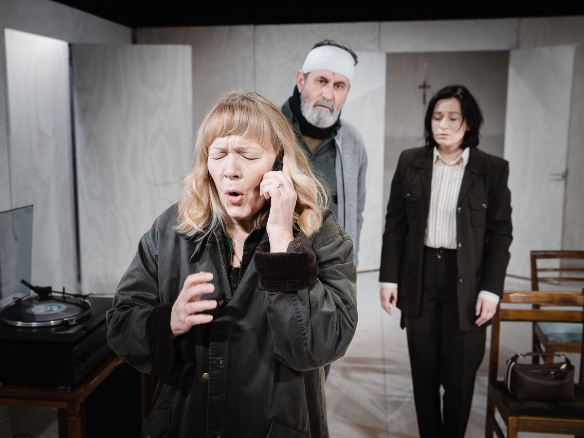 Praizvedba predstave Otac, Kći i Duh Sveti