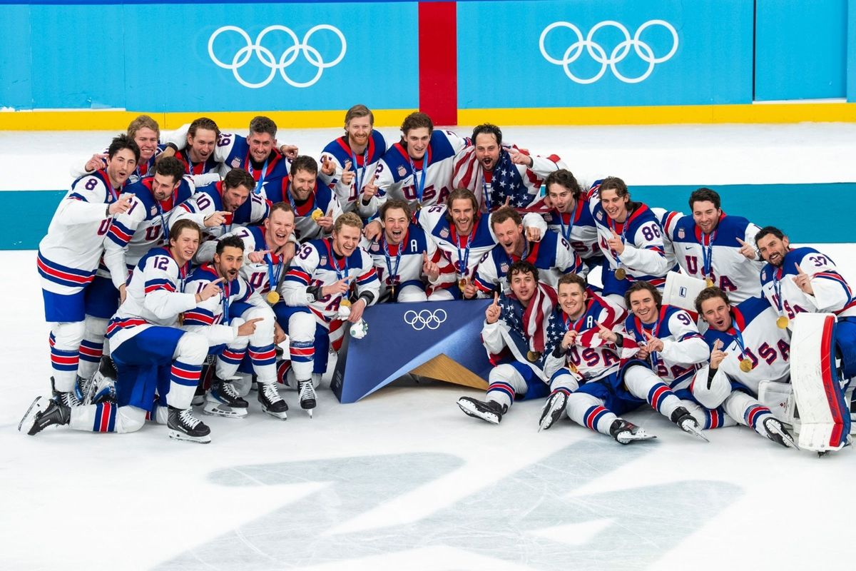 Muška hokejaška reprezentacija SAD-a također je osvojila zlato na ZOI-u