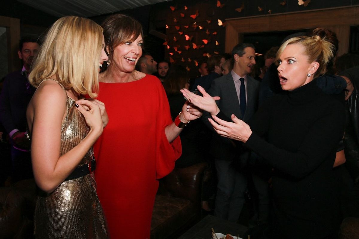 Margot Robbie i Jaime Pressly na premijeri (u društvu Allison Janney)