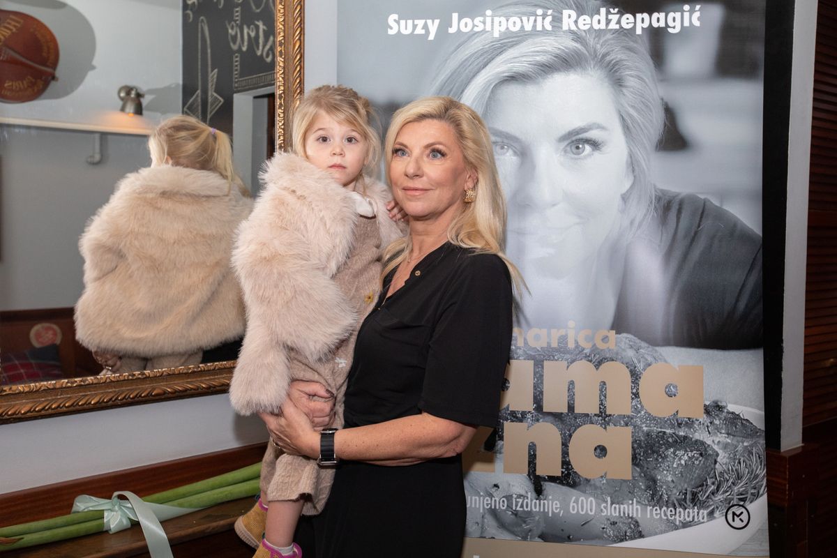 Suzy Josipović Redžepagić sa svojom unučicom Leni