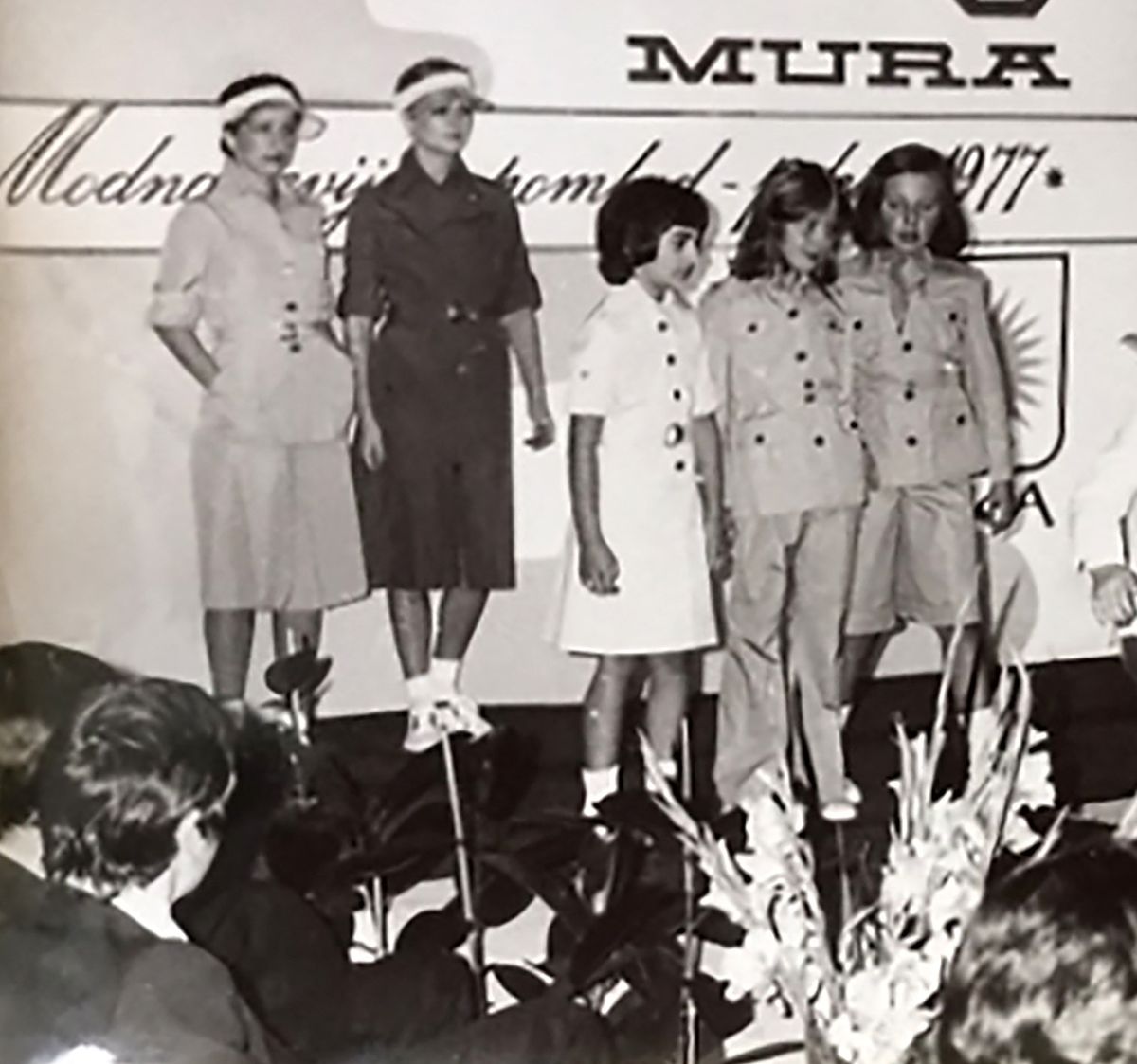 Sedmogodišnja Melania je djevojčica u sredini