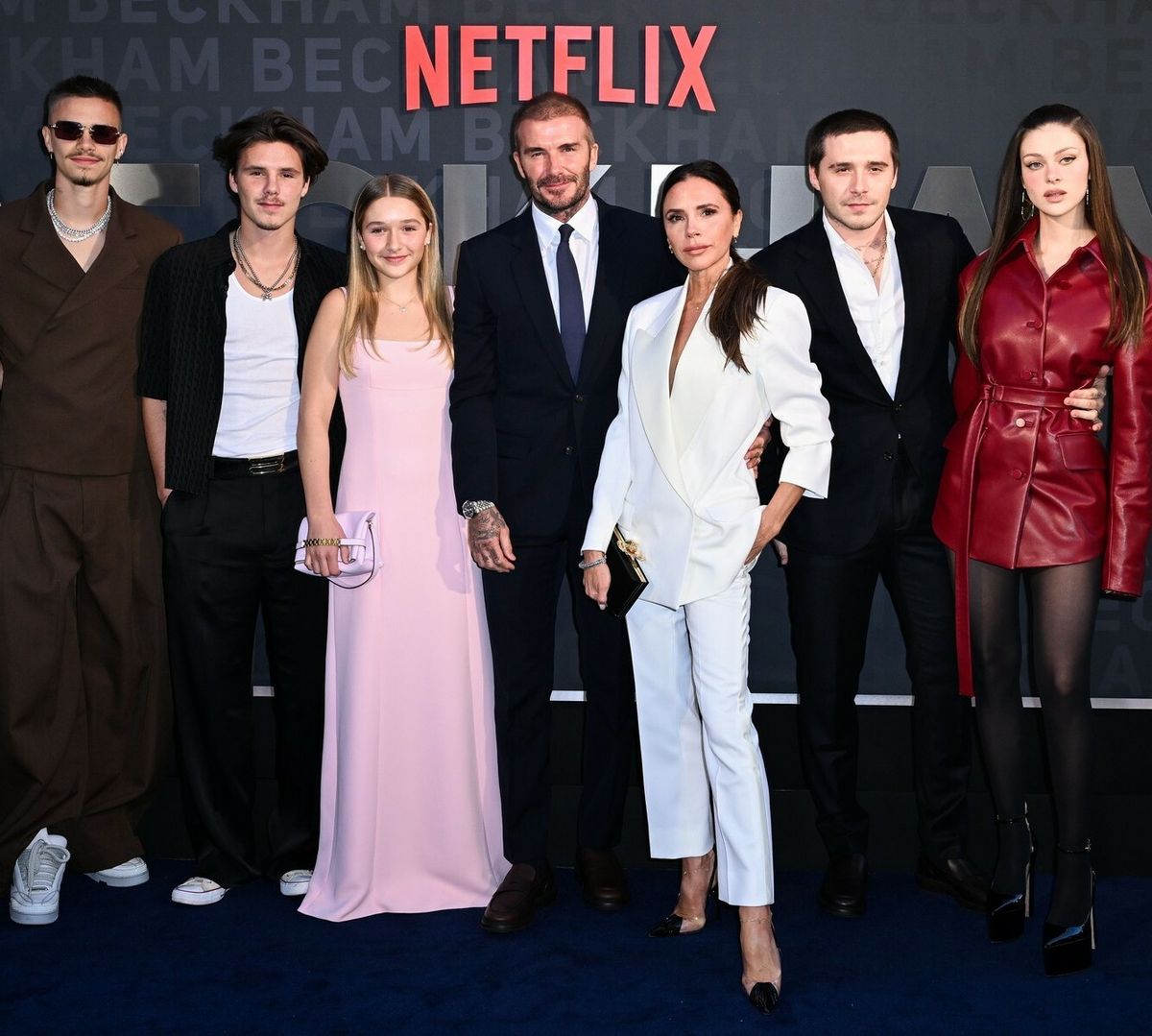 Beckhamovi i Nicola Peltz 2023. na premijeri dokumentarnog serijala Beckham