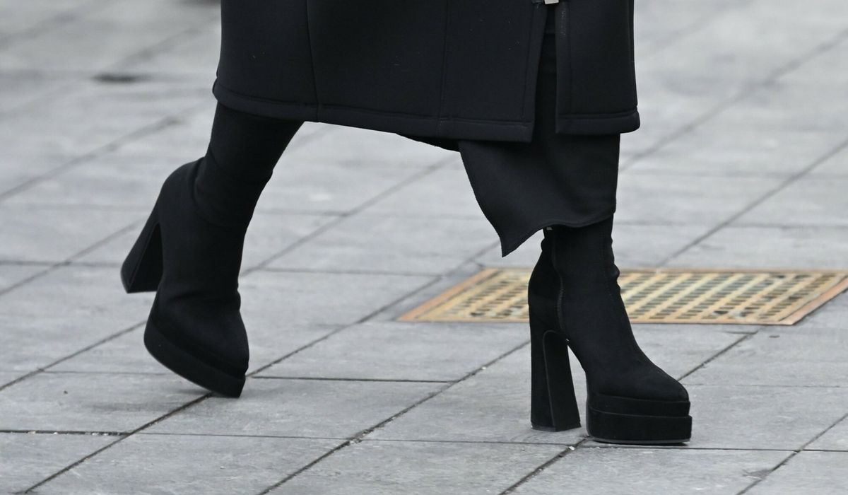 Posebnu pozornost privukao je odabir obuće Mirele Holy