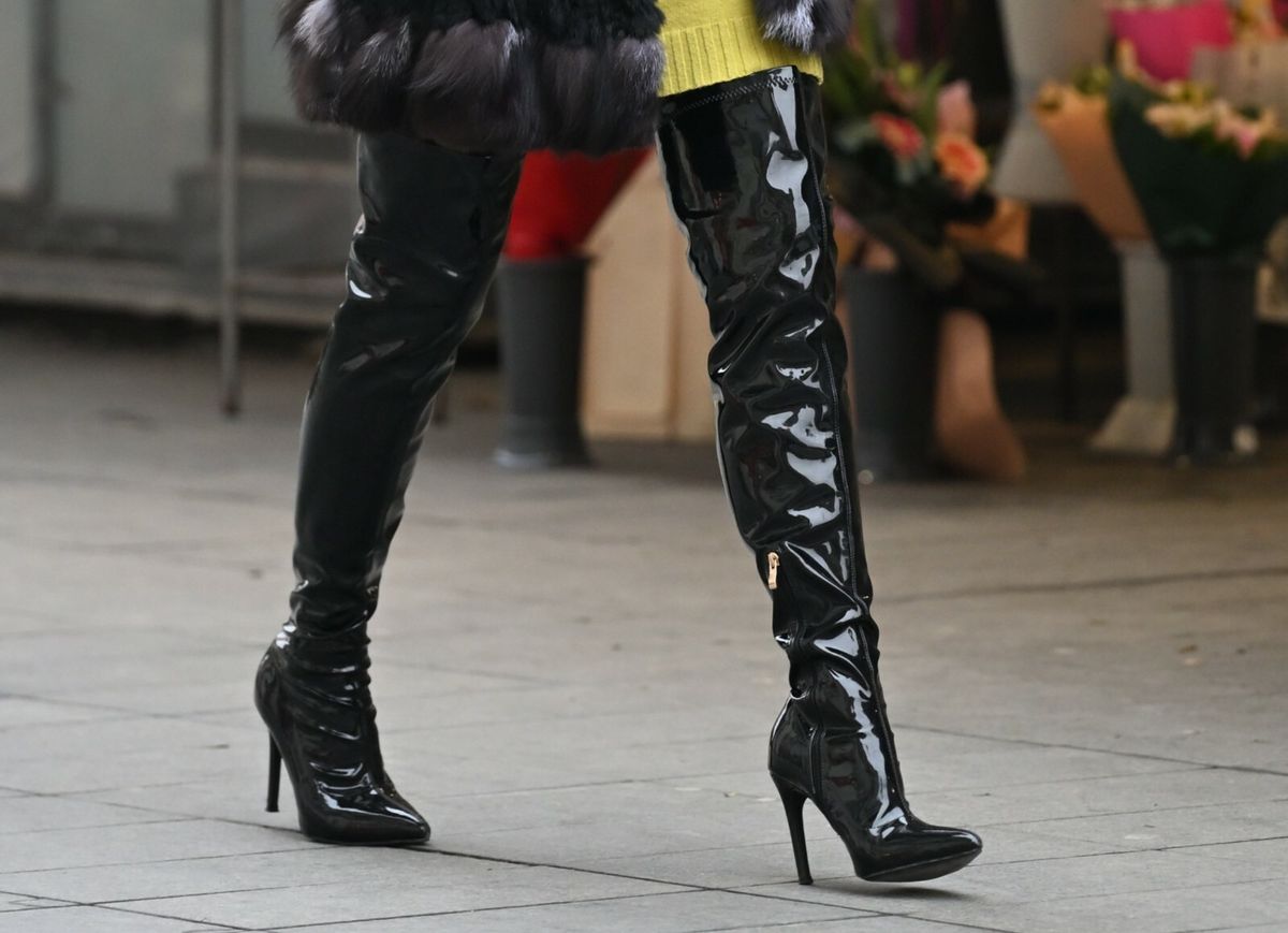 Ulična moda Zagreb lakirane čizme 2026. - 1