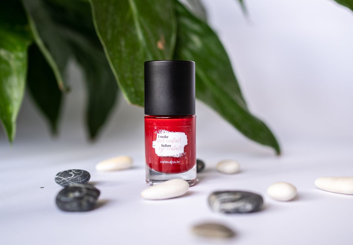 Poklanjamo vam 20 lakova za nokte s porukama u pet trendi boja - 4