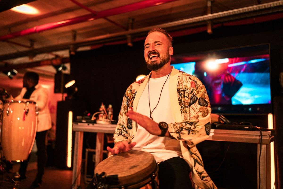 Vrući ritmovi i kostimi u tri čina: Latinospektakl koji će vas rasplesati dolazi na Lošinj