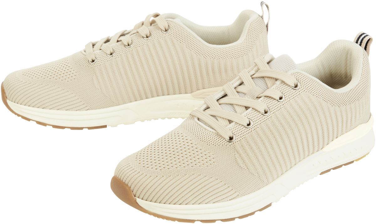 Lagane tenisice za duge ljetne šetnje