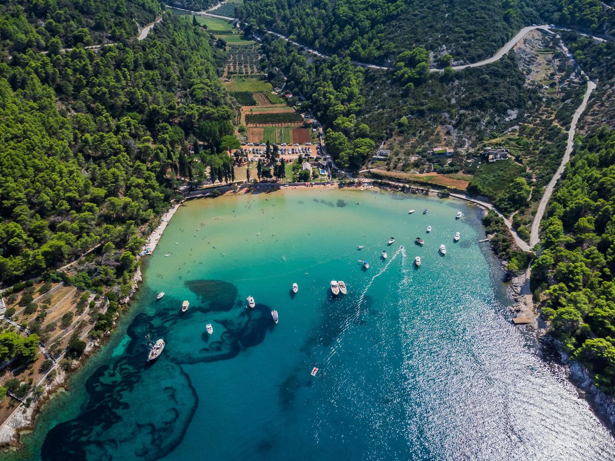 Plaža Lovrečina na Braču