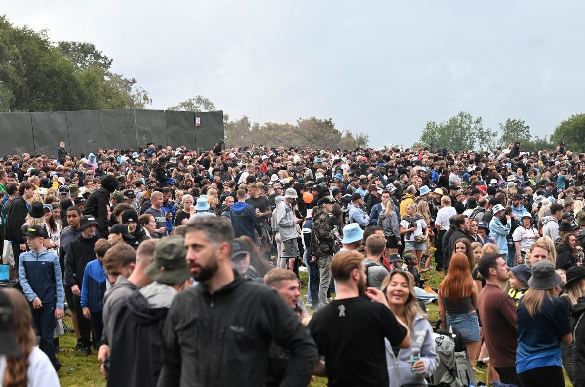 Fanovi Oasisa na Gallagher Hillu