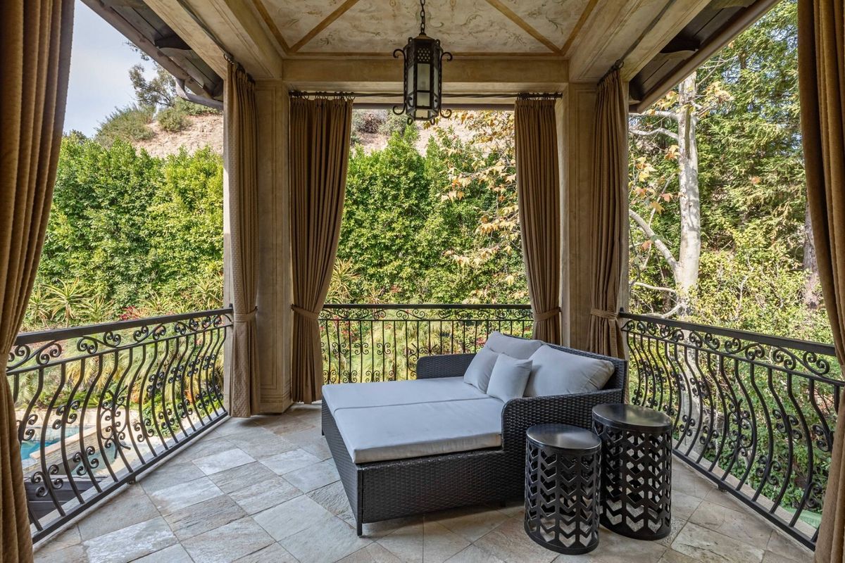 Balkon Britney Spears na Beverly Hillsu