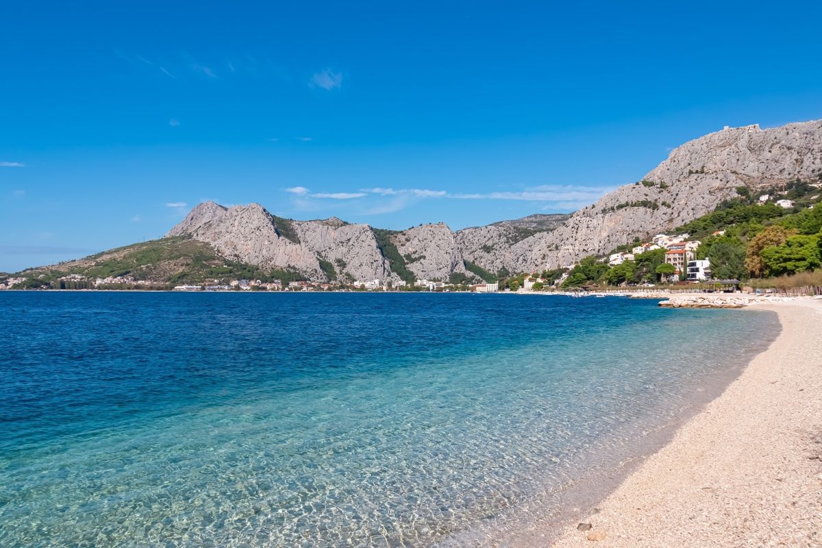 Plaža Brzet, Omiš
