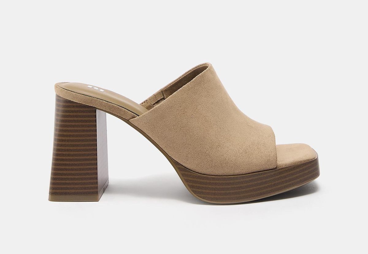 Pull&Bear sandale, 25,99 eura (prije 35,99 eura)