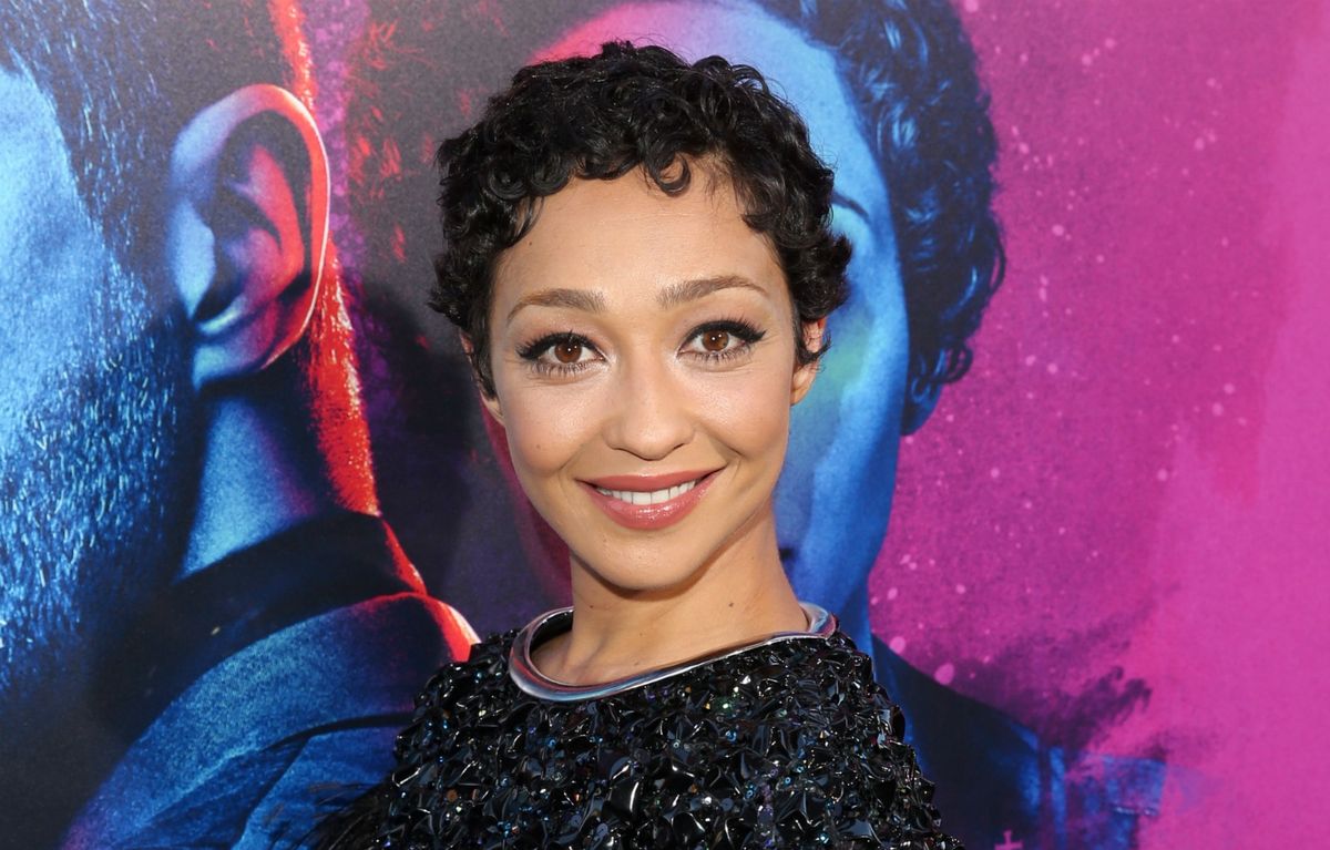 Ruth Negga - kovrčava pixie frizura