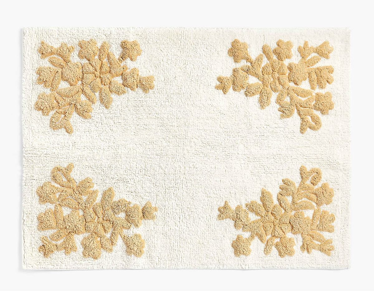 Kupaonski tepih s cvjetnim motivom, 299 kuna