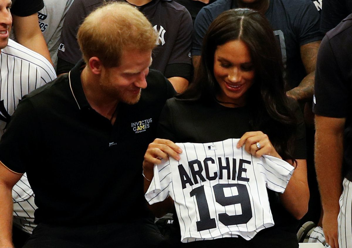 Bračni par na dar je dobio i dresove za malenog Archieja