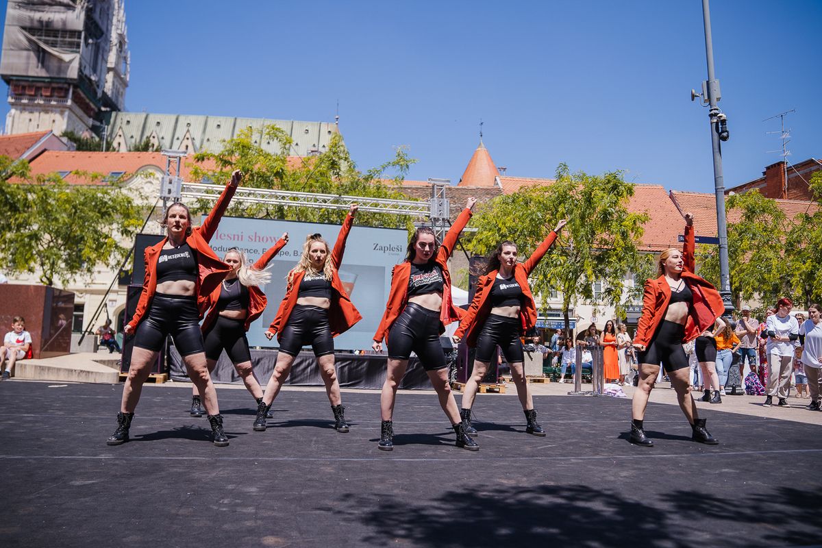 Plesni klub B RESIDENCE