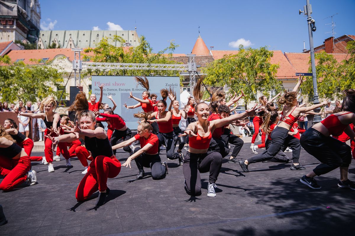 Zaplesali su s nama - Escape