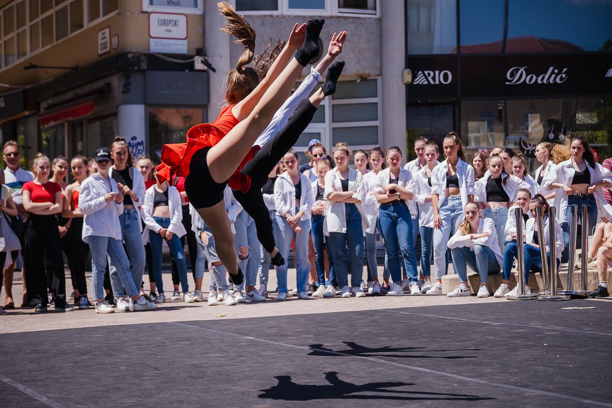 Zaplesali su s nama - Step by step