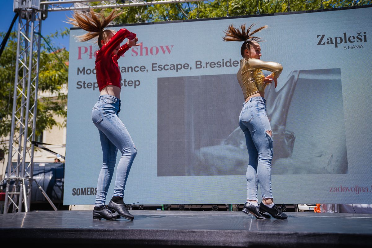 Step by step -  Anna i Maša