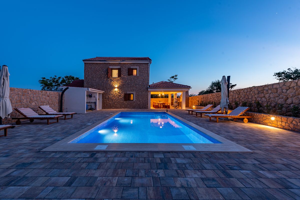 Kamena kuća s bazenom u Novalji na otoku Pagu ljepša i od holivudskih vila - 6