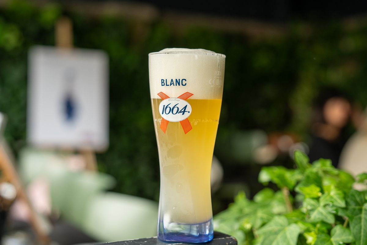 Art experience by 1664 Blanc