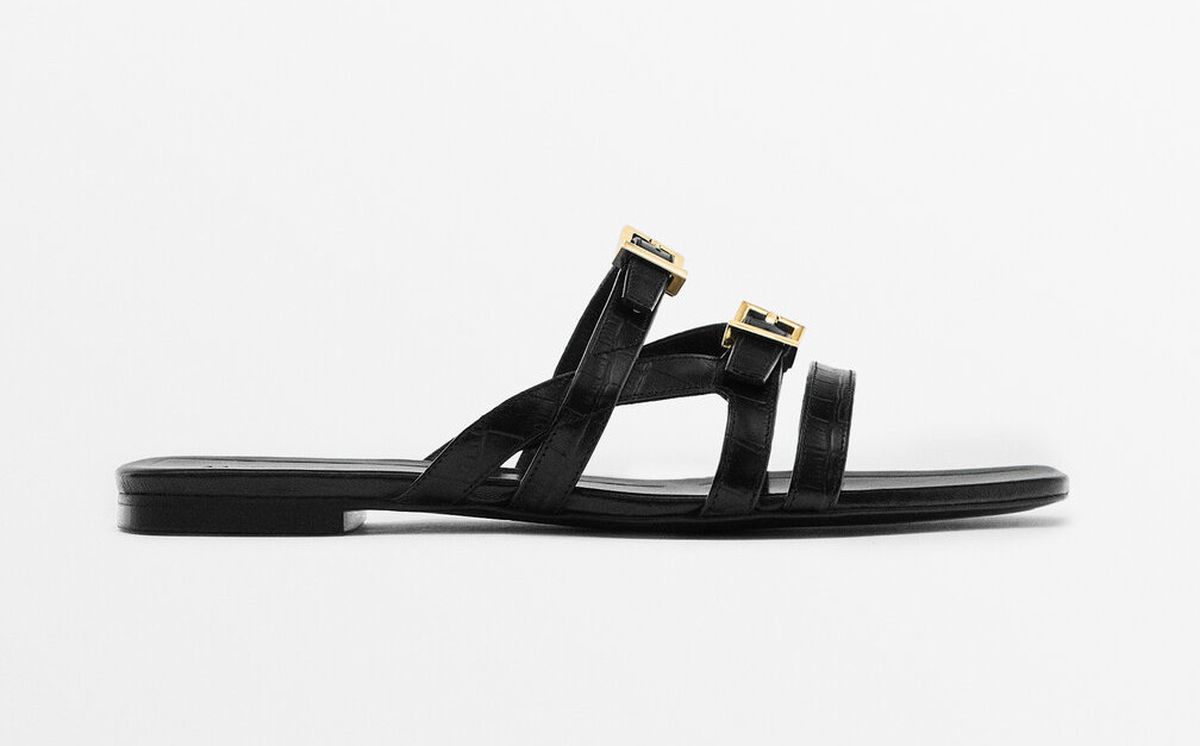 Trudnica iz centra Zagreba nosi elegantne crne natikače iz trgovine Massimo Dutti