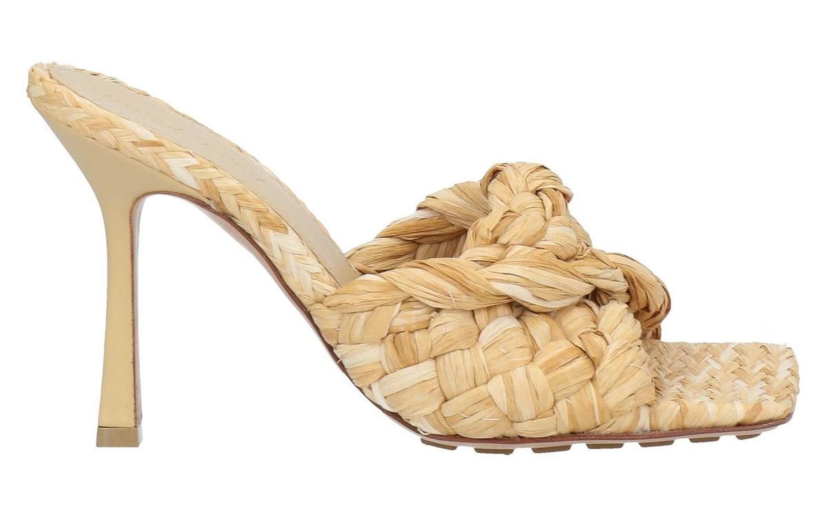 Ana Gruica Uglešić nosi natikače od rafije modne kuće Bottega Veneta