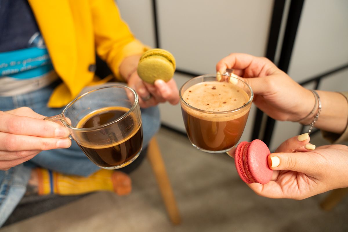 Jedna šalica, dva srca, bezbroj priča: O čemu najčešće razgovaramo uz kavu?