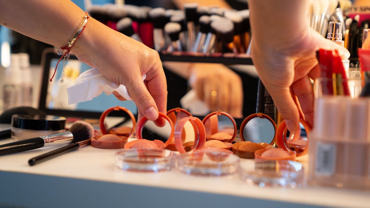 Nanosite make-up u laganim slojevima